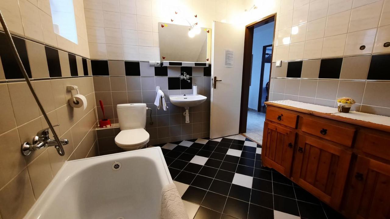 Villa Strakov Lúčky Eksteriør billede